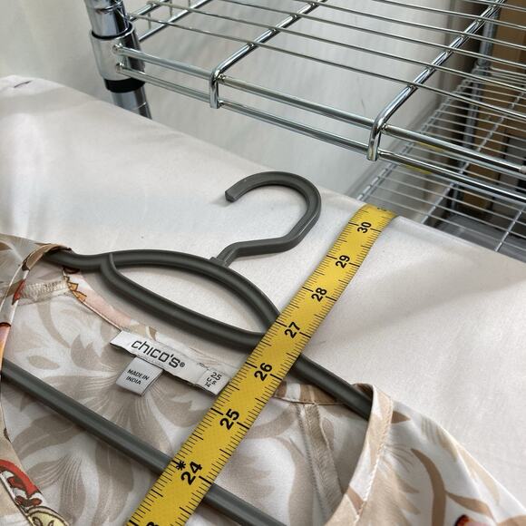 Chico's Women's Beige Satin Floral‎ Keyhole Neck Blouse Size 14 Asian Vibes Boho - Picture 3 of 10